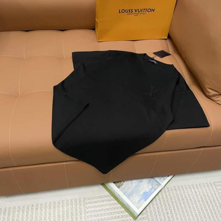 Picture of Louis Vuitton T Shirts Short _SKULVS-XLzztr047187
